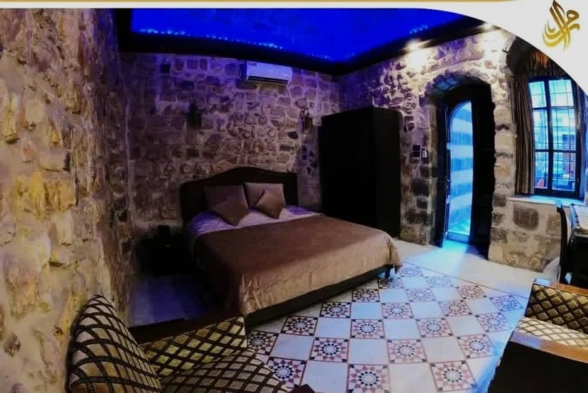Aram  Hotel