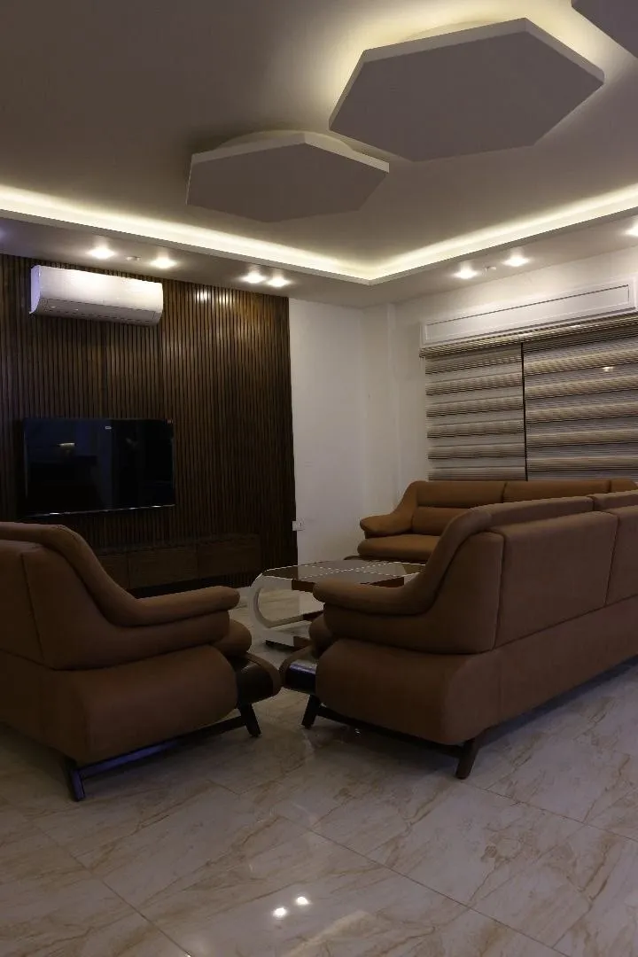 مجمع القرية البيضاء