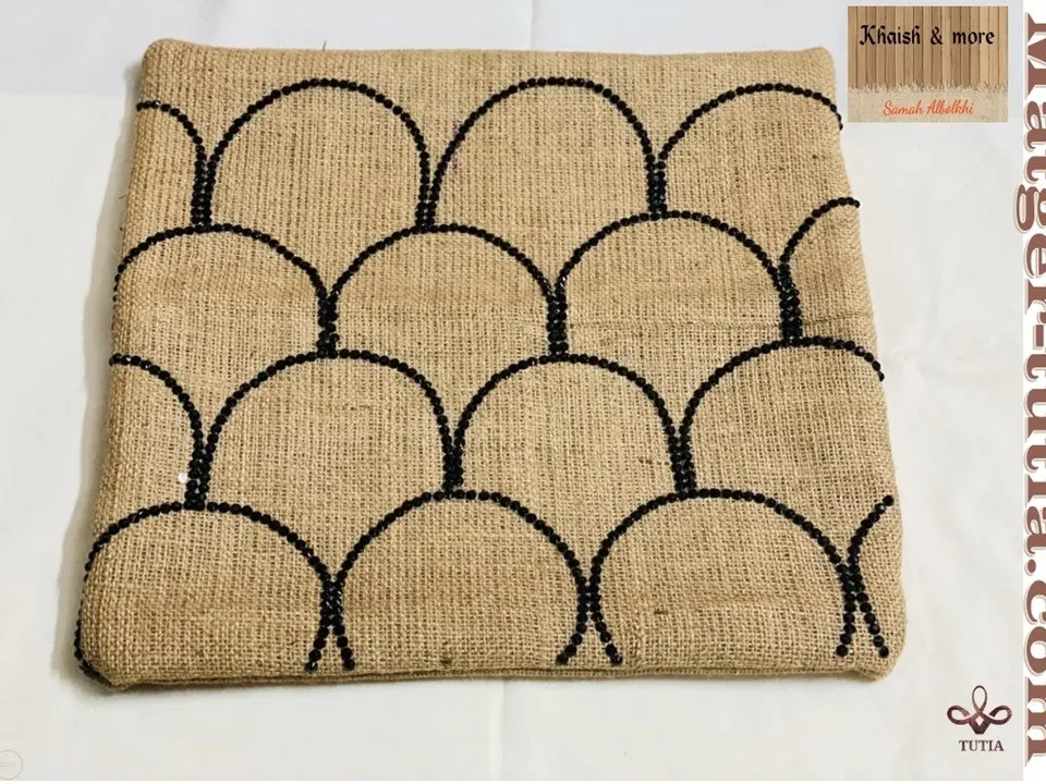 2 كوشنز من الخيش مع الكريستال​