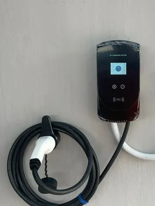 Charger Type 2 wall 1 mont