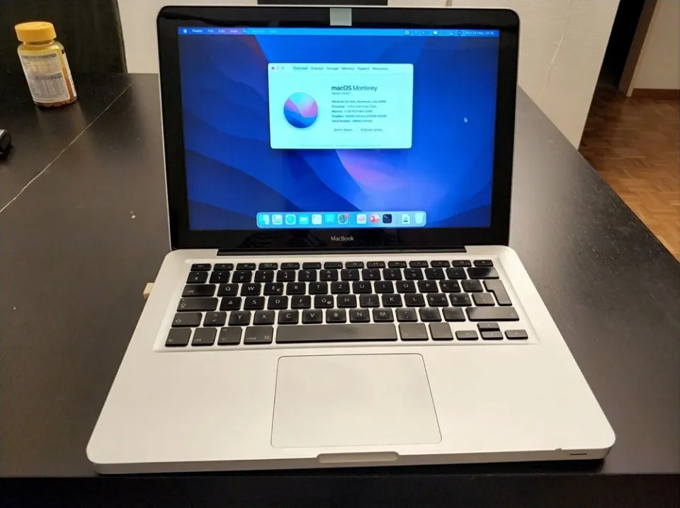Apple MacBook 