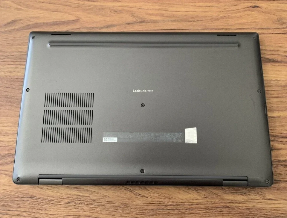  Dell Latitude 7520 
