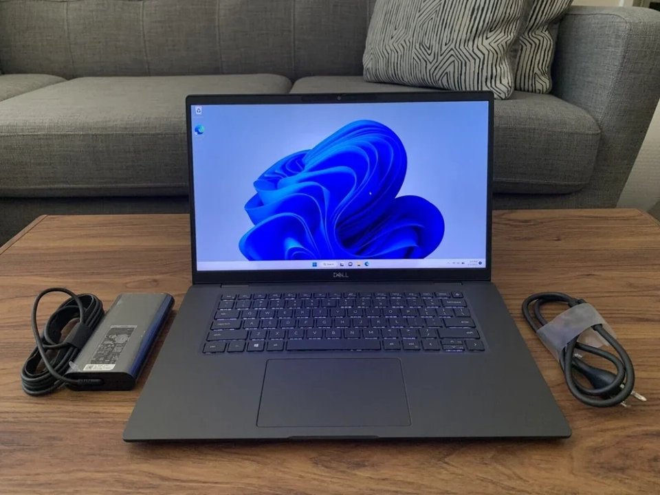  Dell Latitude 7520 