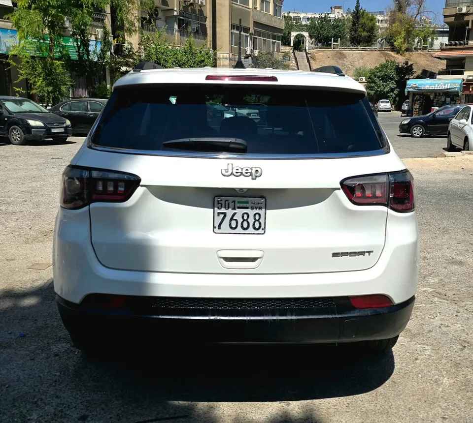  تأجير سيارات يومية (جيب كومباس)