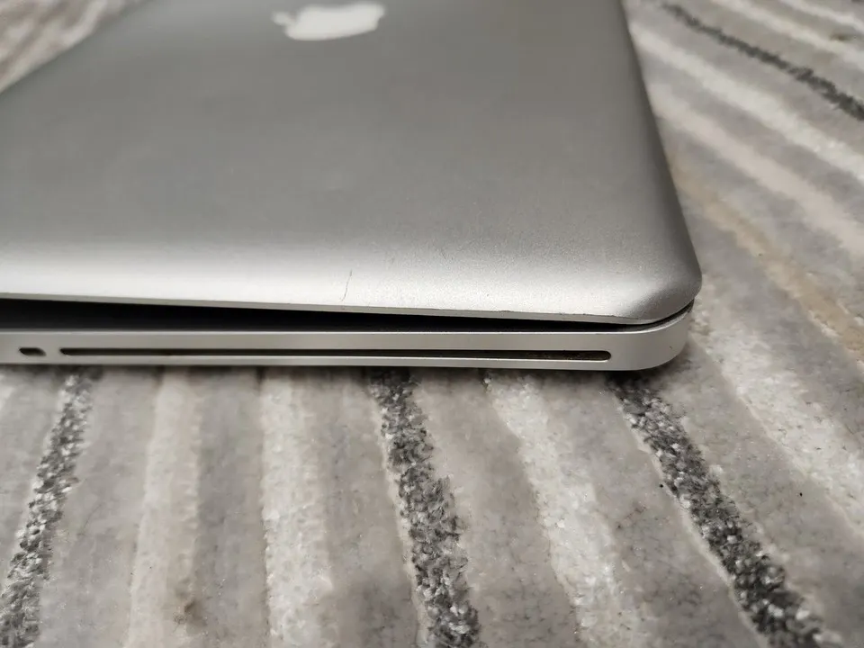 Apple MacBook Pro 13-inch (C-Grade)