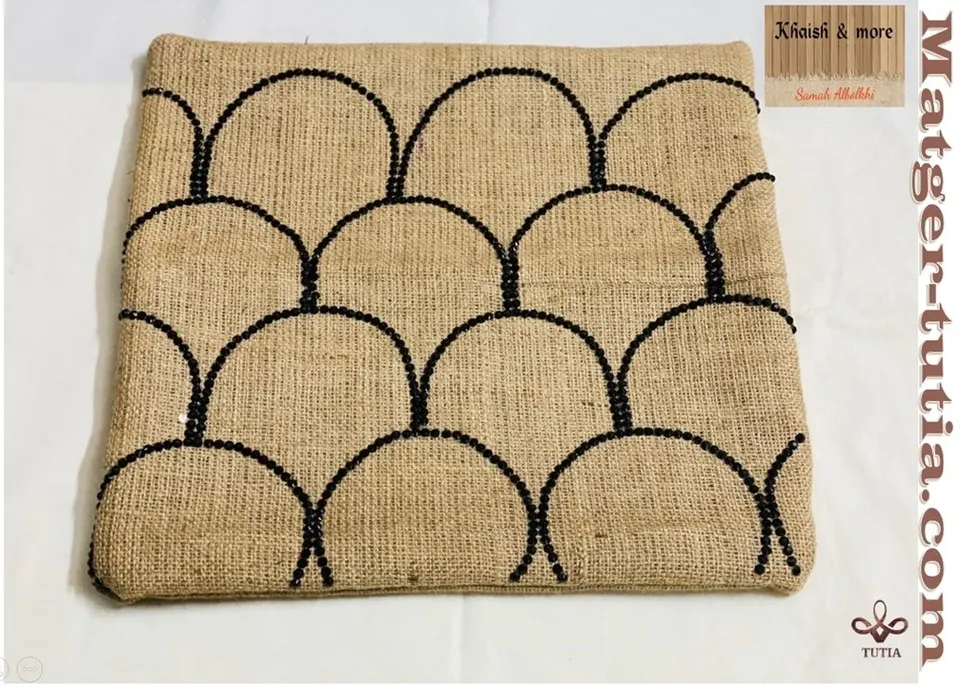 2 كوشنز من الخيش مع الكريستال​