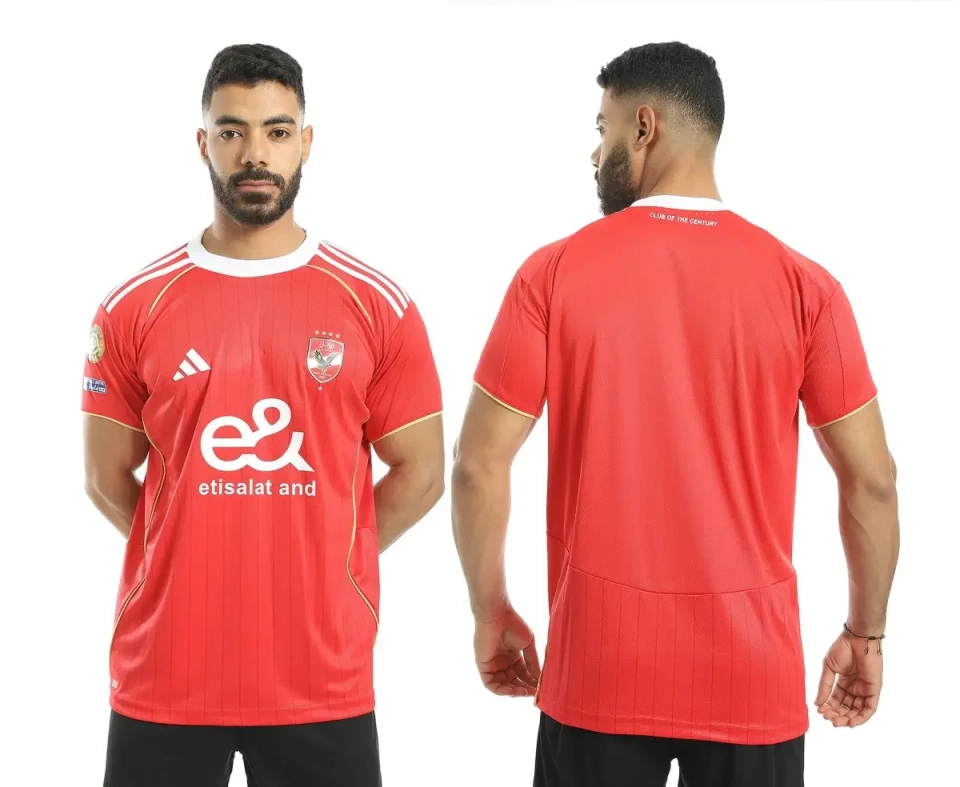 قميص الأهلي الأساسي 2025/26 مع بادجات كأس العالم للأندية - فيرست هاي كوبي