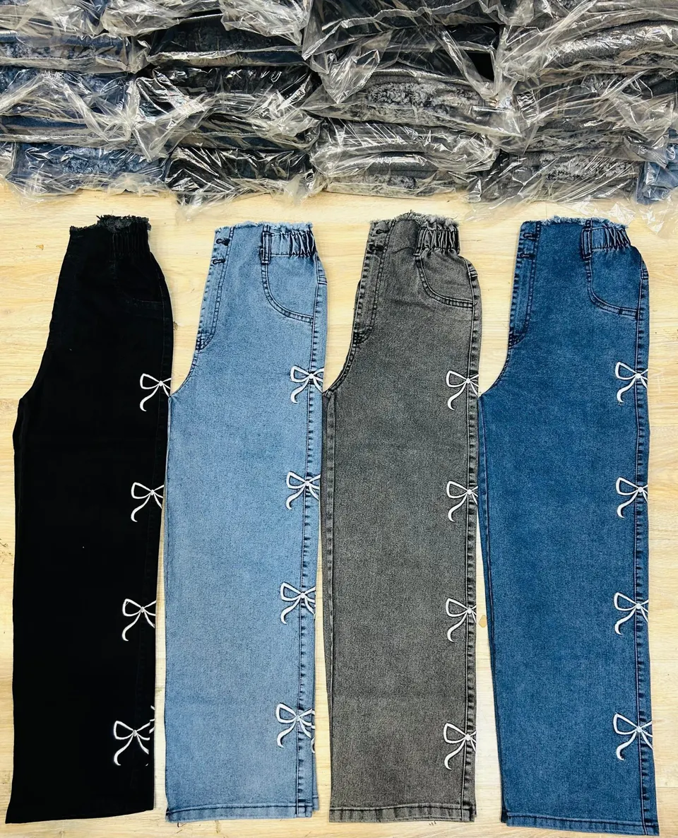بنطال جينز خصر عالية لستيك خلفي تطريز ريبانة الساحرة 👖✨