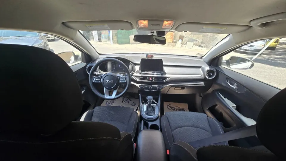  تأجير سيارات يومية  (كيا فورتي )