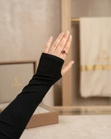 أسود