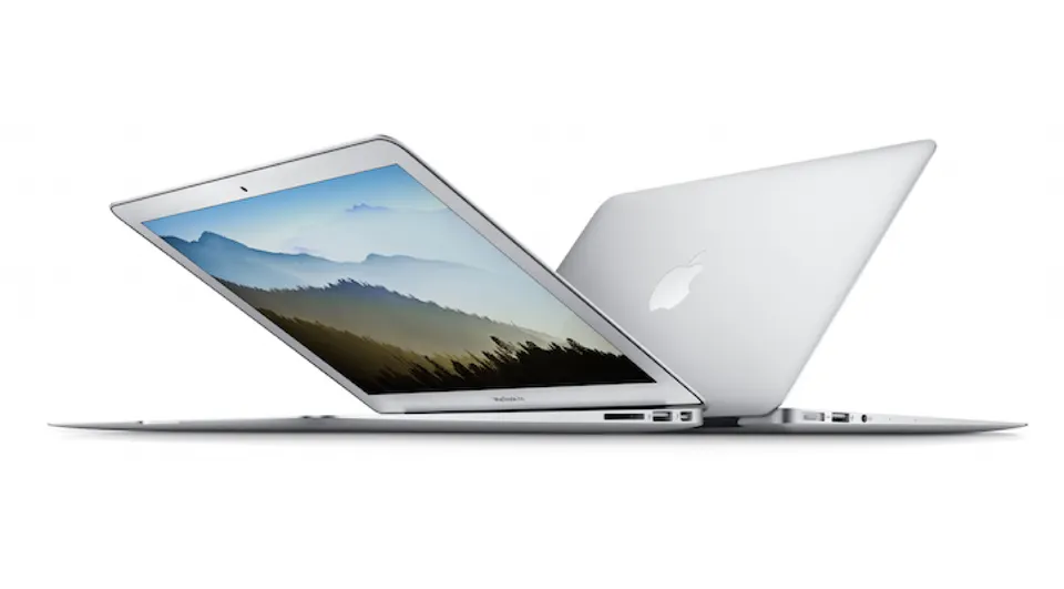 MacBook Air – i5, 4GB RAM, 128GB SSD 