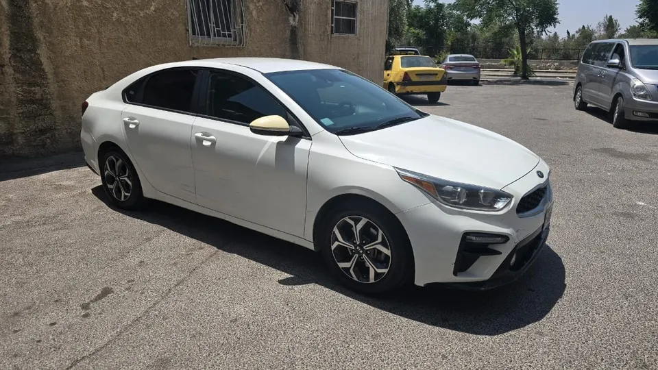  تأجير سيارات يومية  (كيا فورتي )