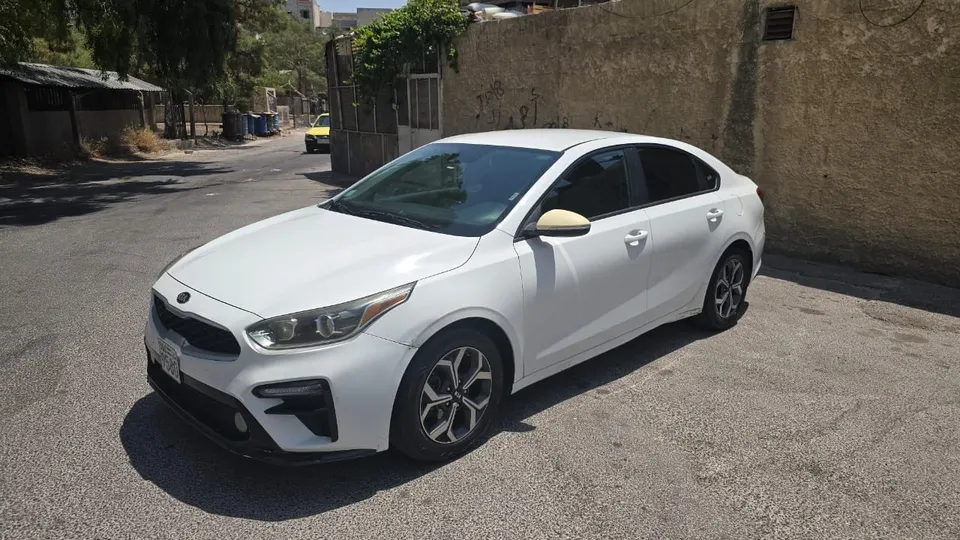  تأجير سيارات يومية  (كيا فورتي )