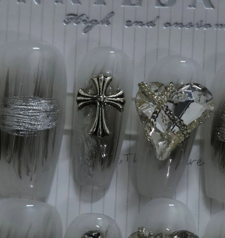 ✧   Chrome Hearts Nails 