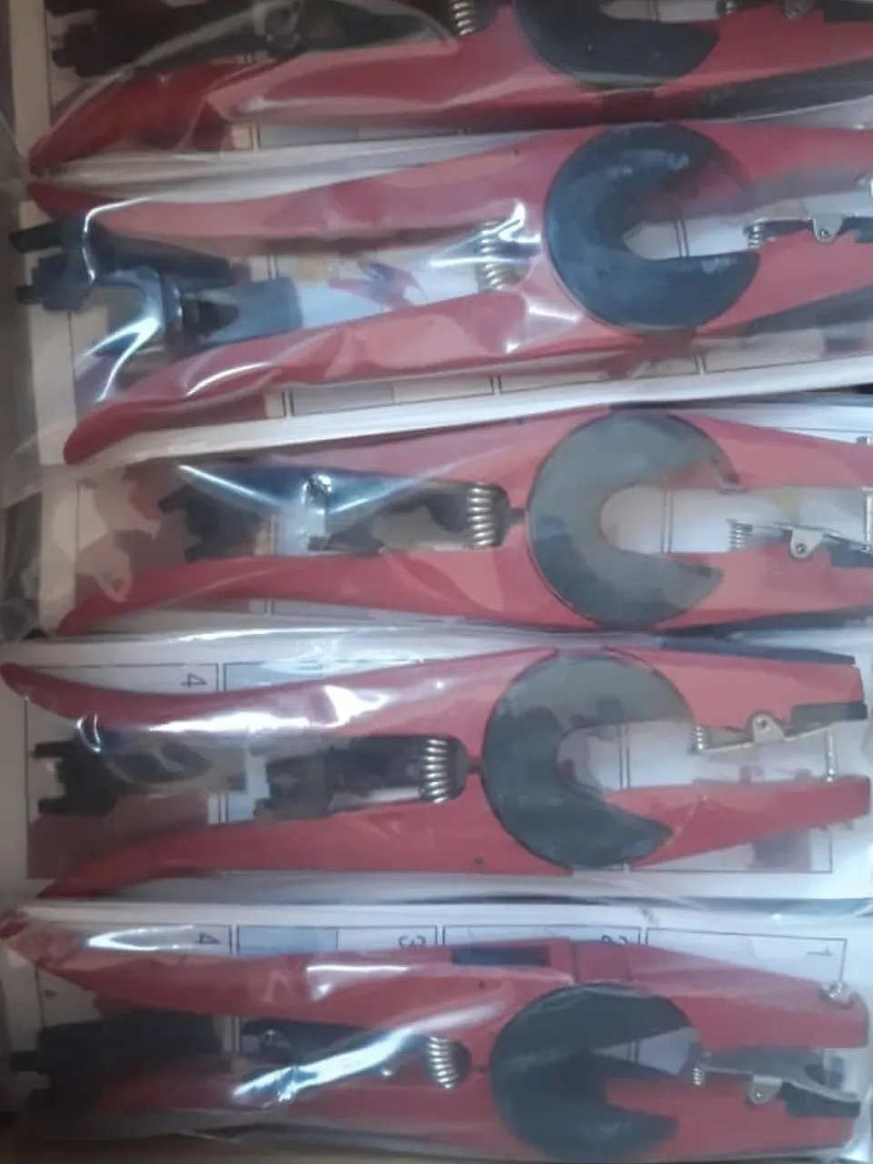 أداة وضع بطاقات الأذن - الارقام - معدن