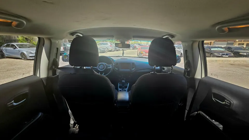  تأجير سيارات يومية (جيب كومباس)