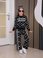 أسود