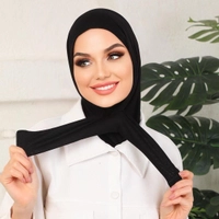 أسود