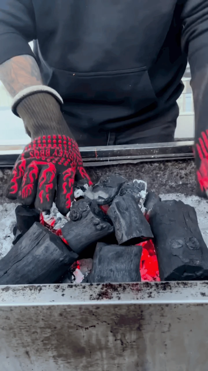 heat-resistant gloves