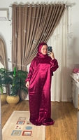 أحمر