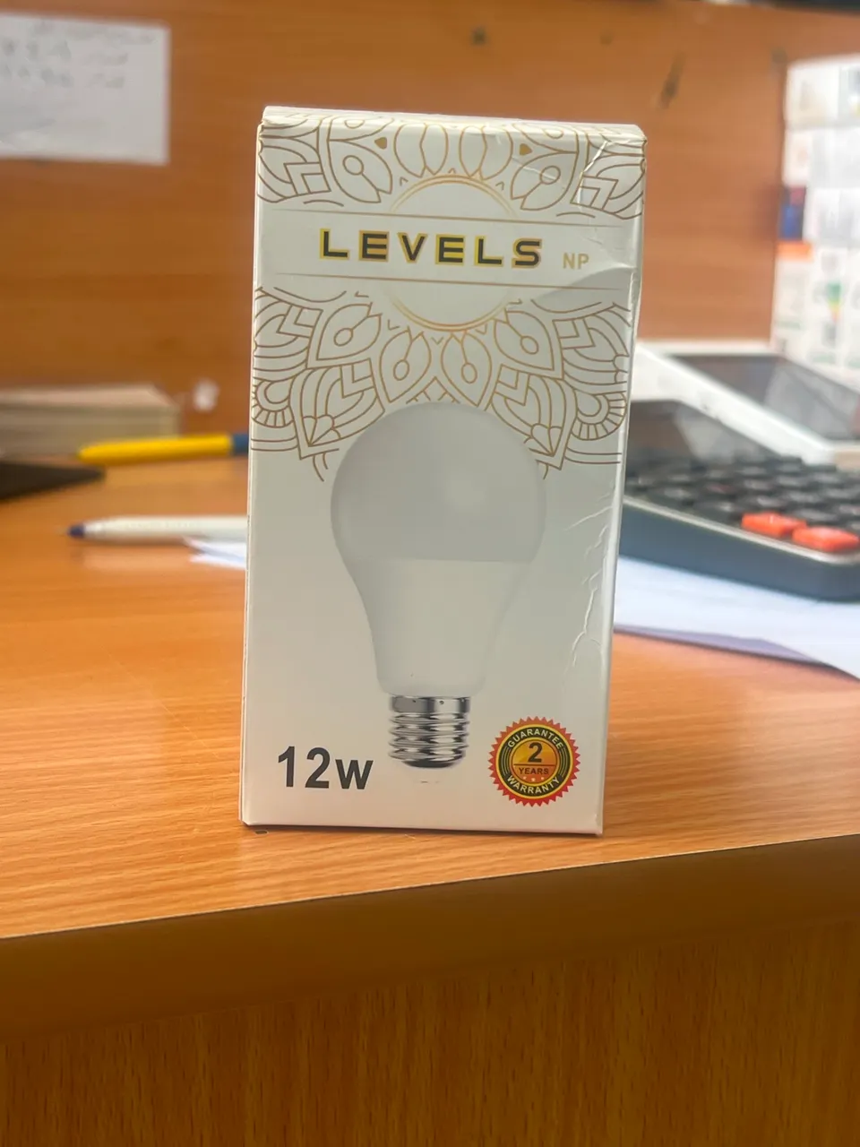 لمبة كروي ابيض 12واط 