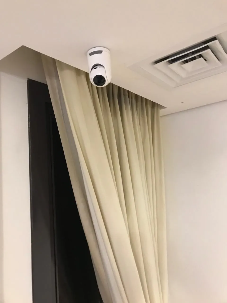 واي فاي كاميرا داخلي 