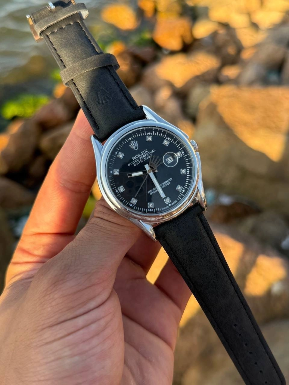 Rolex♥️ الساعة جلد اسباني تقيل ظرف ستانلس ستيل لونه ثابت قفل وظهر الساعة مختومين زي الاورجينال 