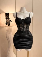 أسود
