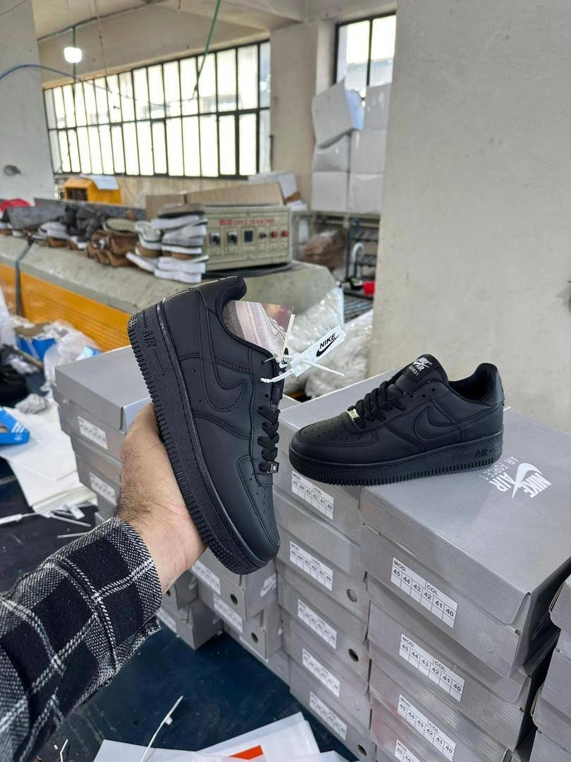 NIKE AIR FORCE 