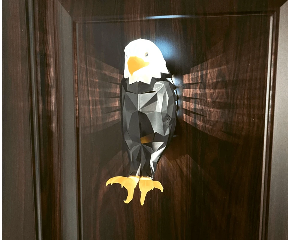 Falcon-shaped wall light