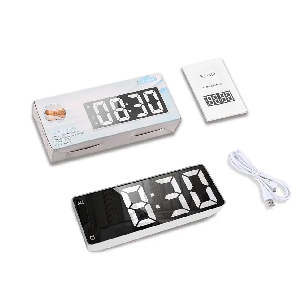 ساعة رقمية LED