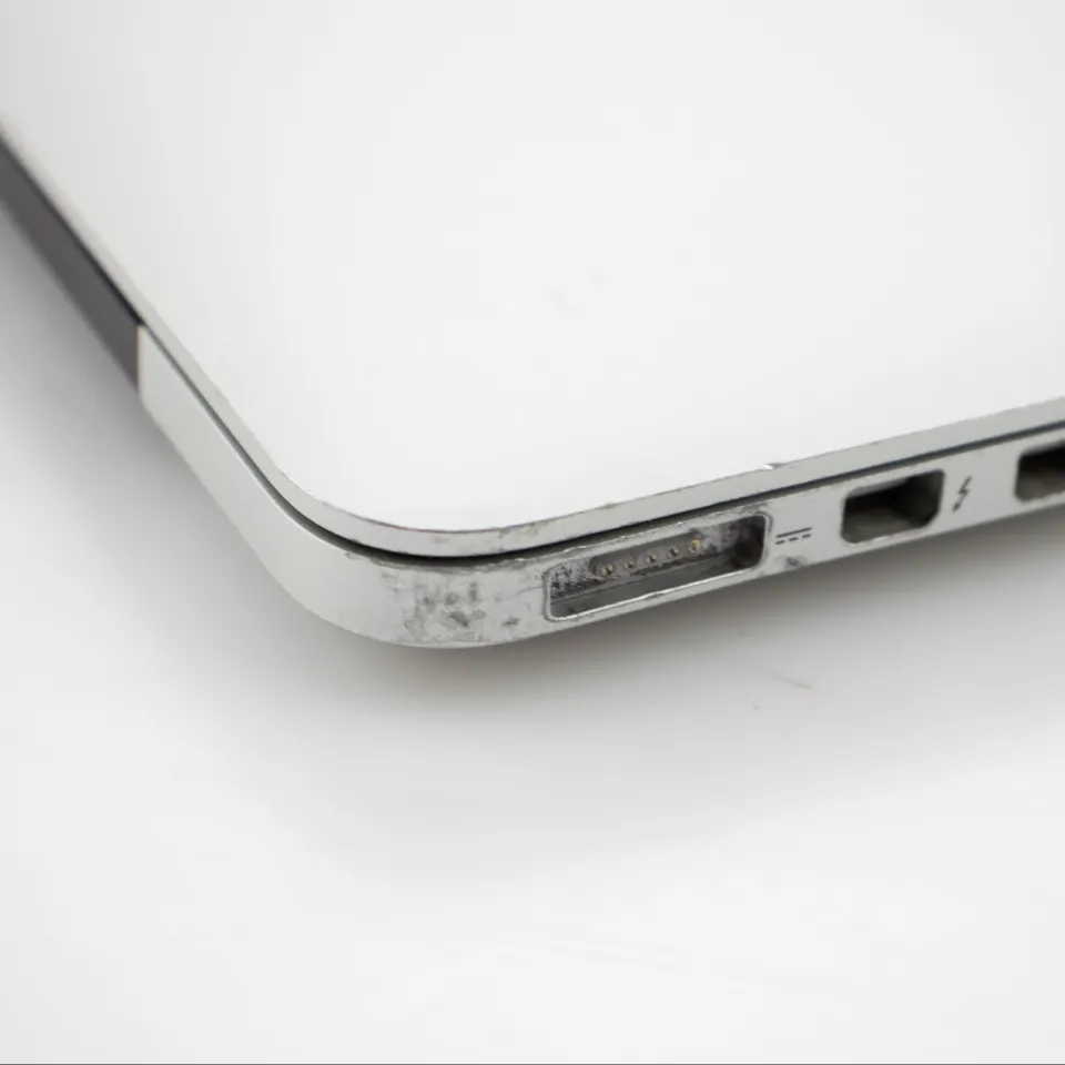 Apple MacBook Pro 13-inch (C-Grade)