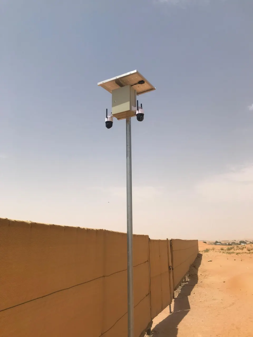 كامرتين علي عامود واحد 