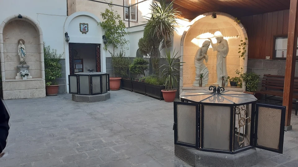 Bab Touma tour in Damascus