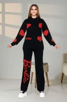 أحمر