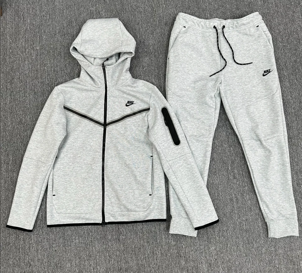 Nike Tech