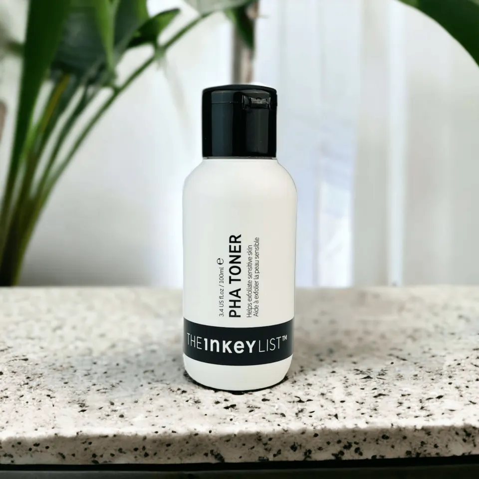 تونر مرطب بحمض البوليهيدروكسي من ماركة The Inkey List