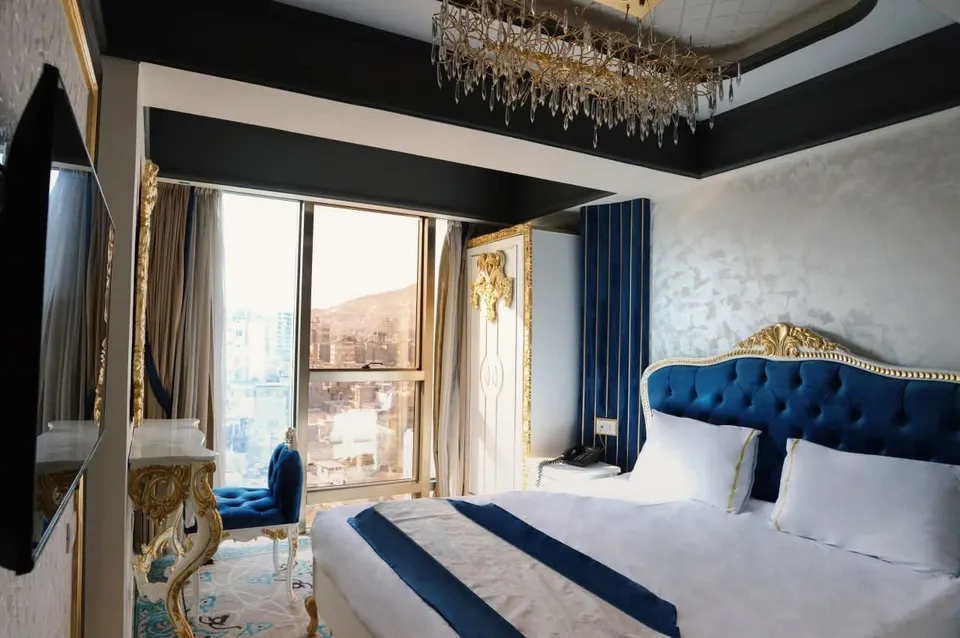 فندق القيصر بالاس