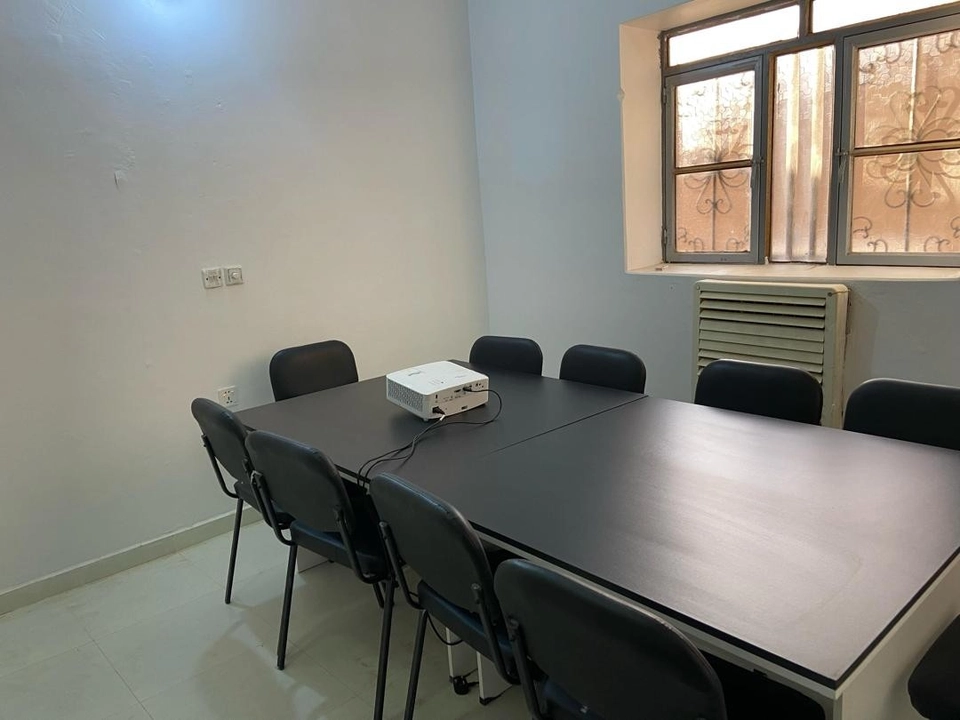 Meeting Room (DGM001)
