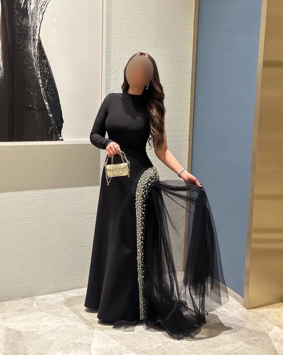 فستان اسود انيق