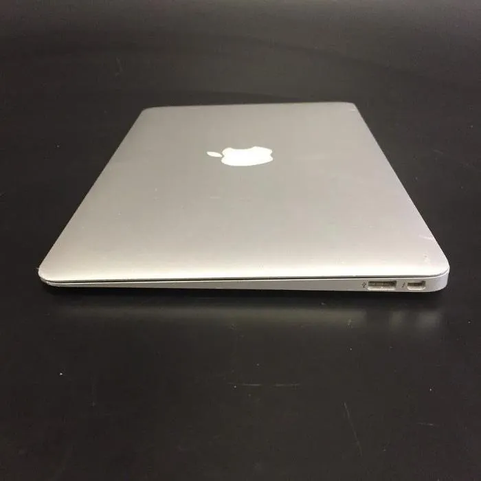MacBook Air (13-inch)