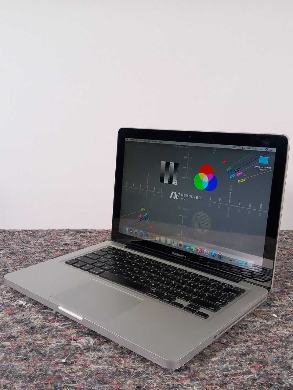 Apple MacBook Pro 13-inch (C-Grade)