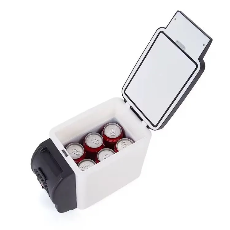 ثلاجة سيارة