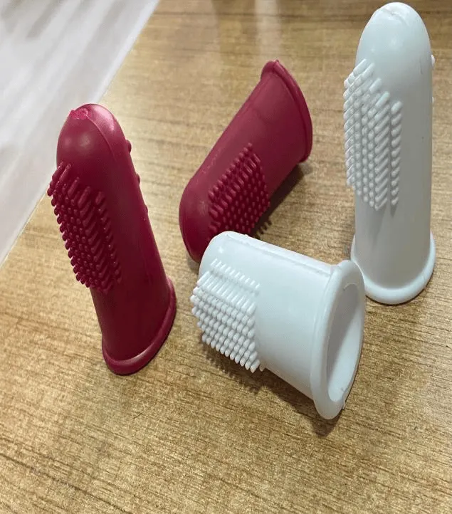 فرشاة أسنان للقطط والكلاب