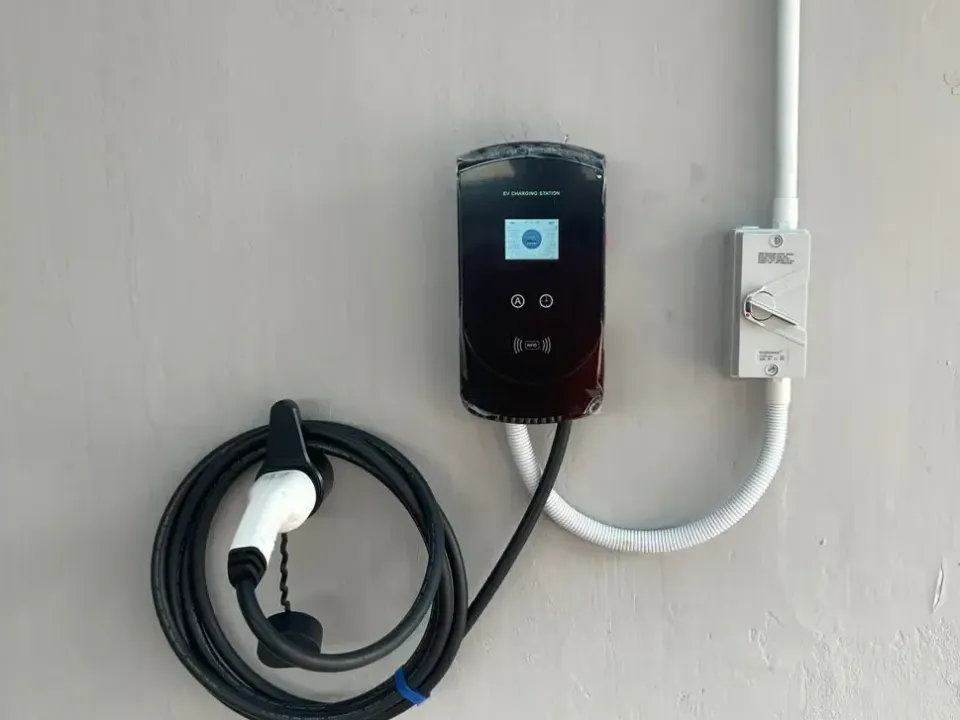 Charger Type 2 wall 1 mont