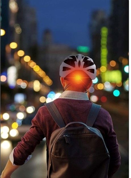 خوذة مع نظارة وضوء خلفى